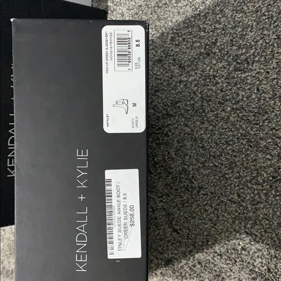 Kendal + Kylie green suede ankle boots - Picture 4 of 7